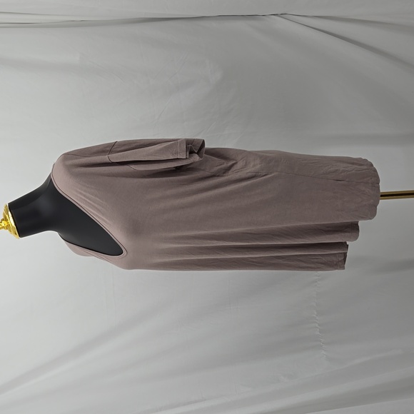 Tobi Short Sleeve Taupe V Neckline Long Oversized Style Soft Fabric Size Large - Picture 4 of 9